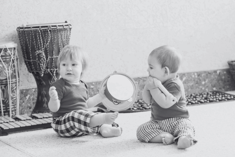 Eveil musique & danse (6 mois à 2 ans) Eveil musique et danse de 6 mois à 2 ans